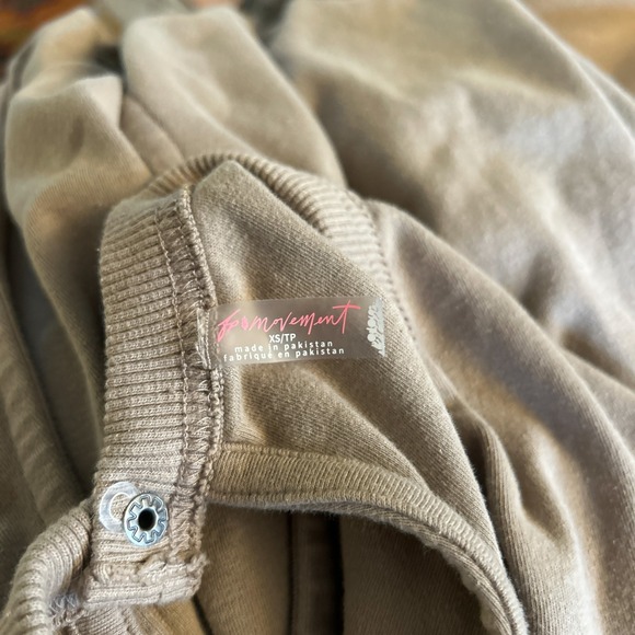 Free People FP Movement XS "Throw And Go" Jumpsuit in Cement Boho Preppy - Picture 12 of 13